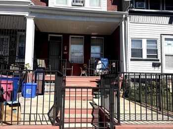 209 W Duncannon Avenue