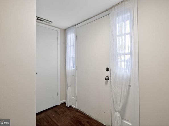 1043 Margate Court 1043A, Sterling VA 20164