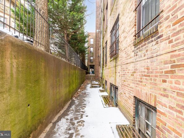 4725 Chester Avenue, Philadelphia PA 19143