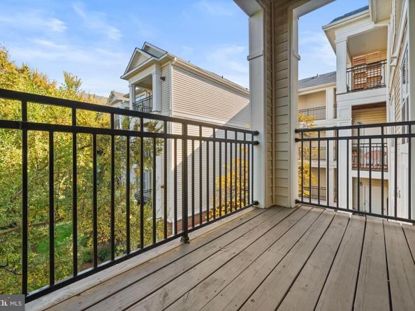 12925 Centre Park Circle 304, Herndon VA 20171