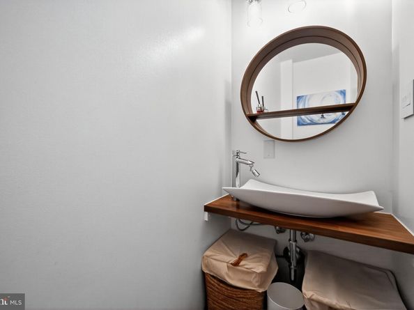 575 W Valley Road, Wayne PA 19087