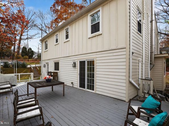 575 W Valley Road, Wayne PA 19087