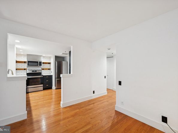 301 Race Street 308, Philadelphia PA 19106