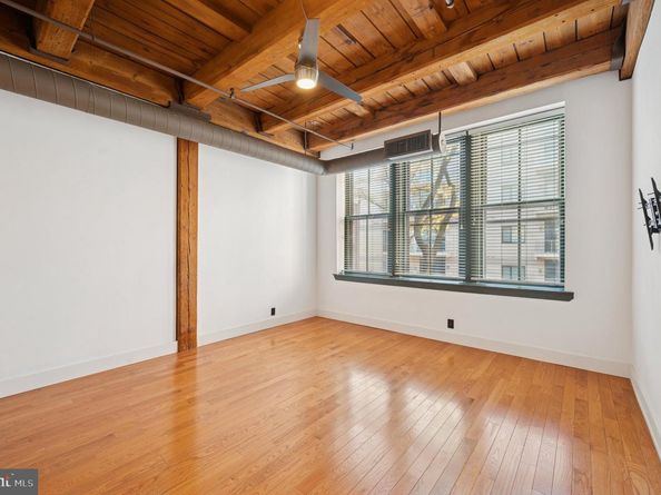 301 Race Street 308, Philadelphia PA 19106