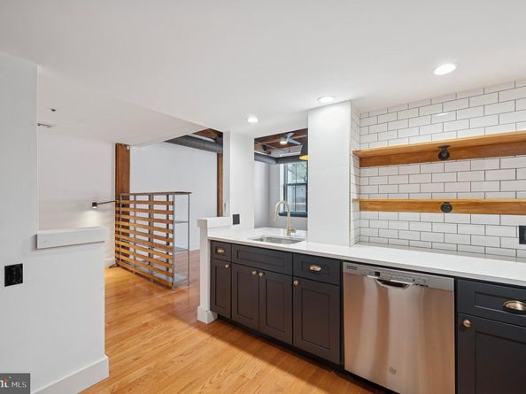 301 Race Street 308, Philadelphia PA 19106