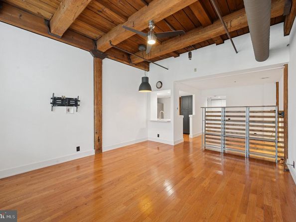 301 Race Street 308, Philadelphia PA 19106