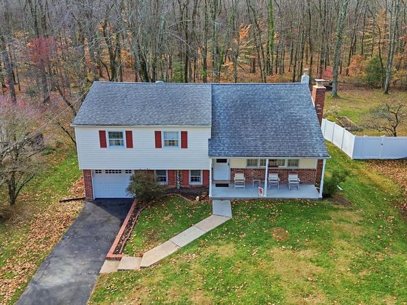 5 Glen Drive, Yardley PA 19067