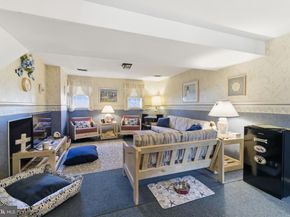 5 Glen Drive, Yardley PA 19067