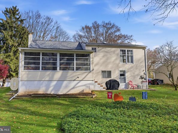 5 Glen Drive, Yardley PA 19067