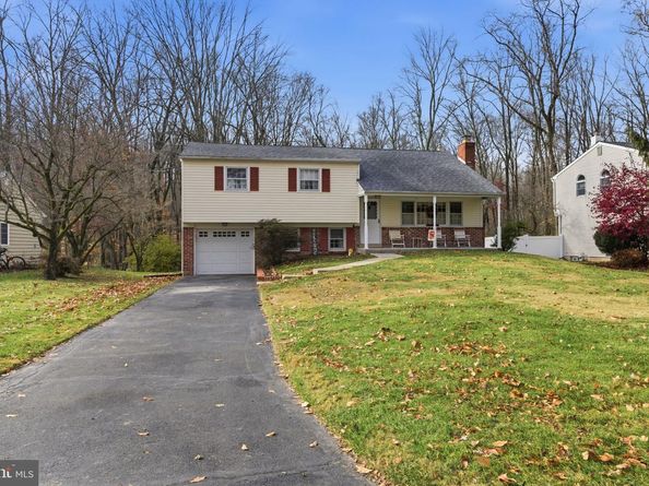 5 Glen Drive, Yardley PA 19067