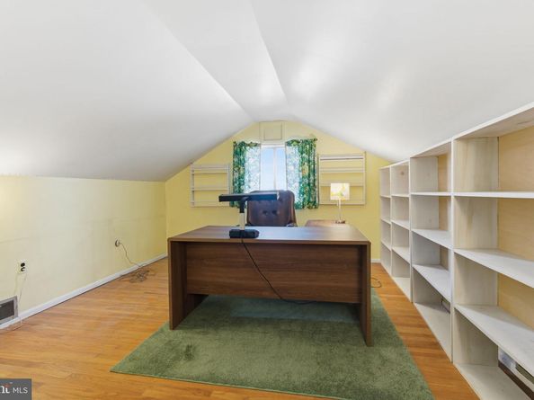 5 Glen Drive, Yardley PA 19067