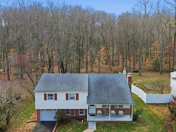 5 Glen Drive, Yardley PA 19067