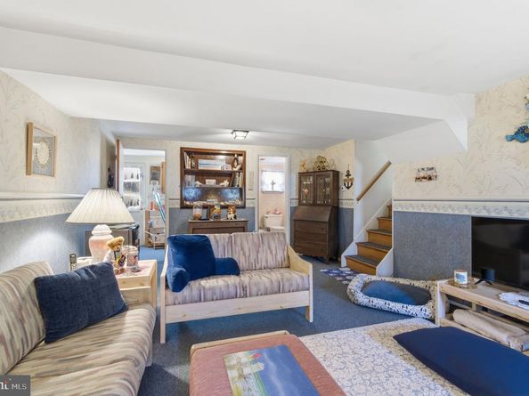 5 Glen Drive, Yardley PA 19067