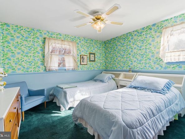 5 Glen Drive, Yardley PA 19067