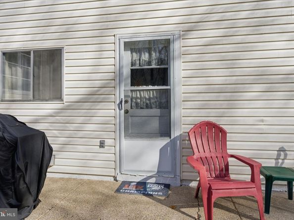 5 Glen Drive, Yardley PA 19067