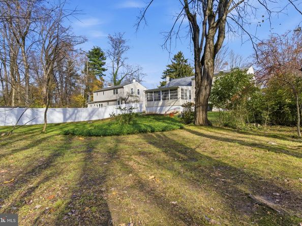 5 Glen Drive, Yardley PA 19067