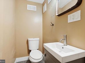 933 Cantrell Street, Philadelphia PA 19148