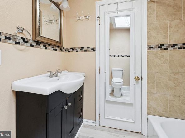 933 Cantrell Street, Philadelphia PA 19148