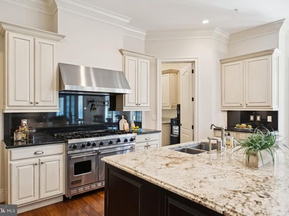 10700 Burbank Drive, Potomac MD 20854