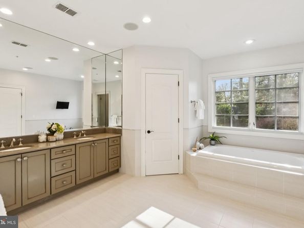 10700 Burbank Drive, Potomac MD 20854