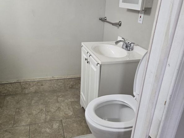 909 Pine Street, Darby PA 19023