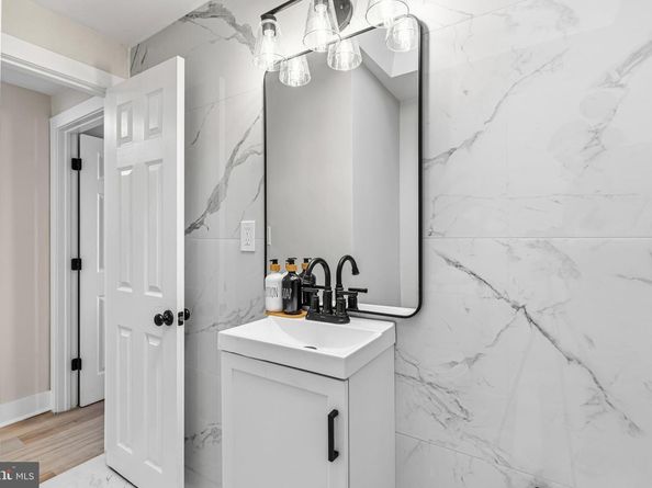 726 Grant Road, Folcroft PA 19032