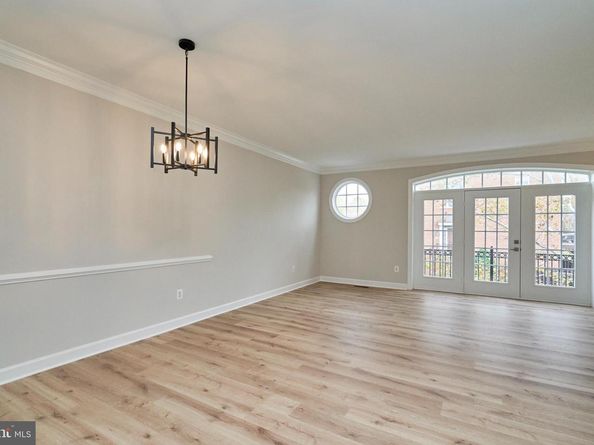 121 Herndon Mill Circle, Herndon VA 20170