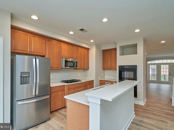 121 Herndon Mill Circle, Herndon VA 20170