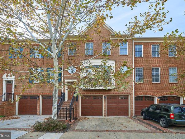 121 Herndon Mill Circle, Herndon VA 20170