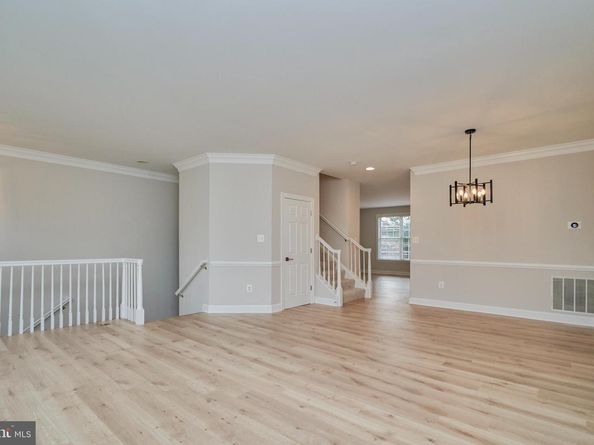 121 Herndon Mill Circle, Herndon VA 20170