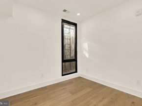 1810 Central Place NE 1, Washington DC 20002