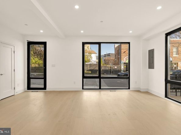 1810 Central Place NE 1, Washington DC 20002