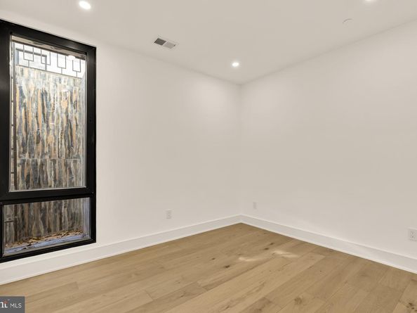 1810 Central Place NE 1, Washington DC 20002