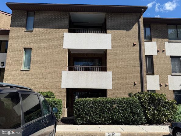 531 Florida Avenue 104, Herndon VA 20170