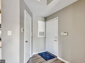 12162 Penderview Lane 1623, Fairfax VA 22033