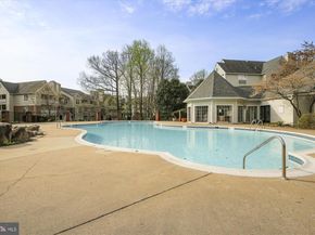 12162 Penderview Lane 1623, Fairfax VA 22033