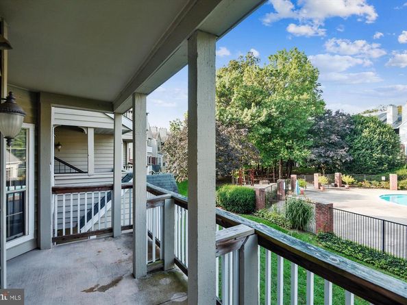 12162 Penderview Lane 1623, Fairfax VA 22033