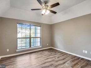 12162 Penderview Lane 1623, Fairfax VA 22033