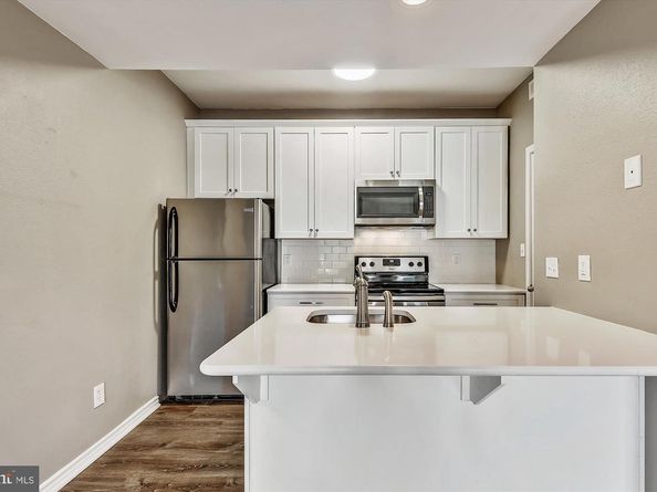 12162 Penderview Lane 1623, Fairfax VA 22033