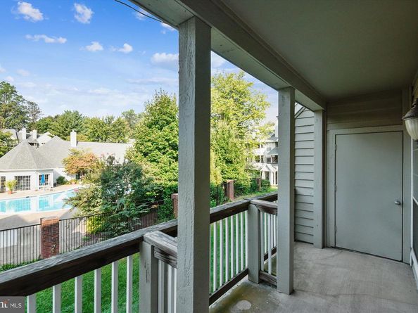 12162 Penderview Lane 1623, Fairfax VA 22033