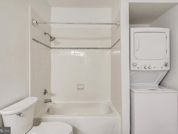 12162 Penderview Lane 1623, Fairfax VA 22033