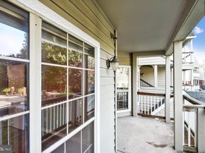 12162 Penderview Lane 1623, Fairfax VA 22033