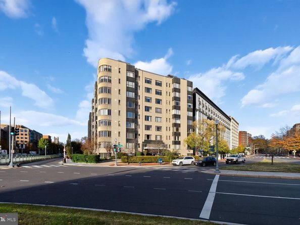 1 Scott Circle NW 708, Washington DC 20036