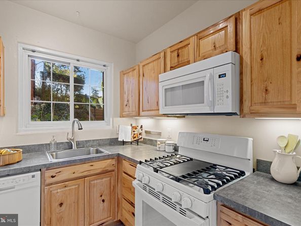 3721 Gunston Road, Alexandria VA 22302