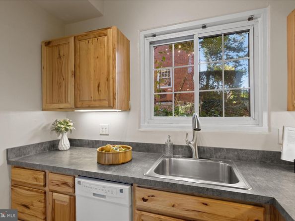 3721 Gunston Road, Alexandria VA 22302