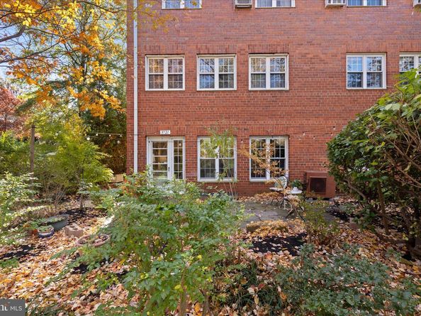 3721 Gunston Road, Alexandria VA 22302