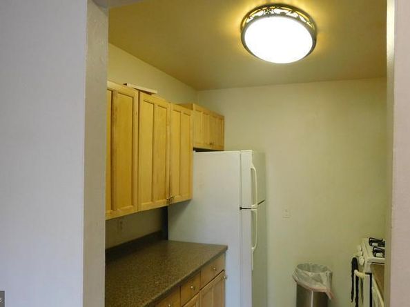 2909 Charing Cross Road 6, Falls Church VA 22042