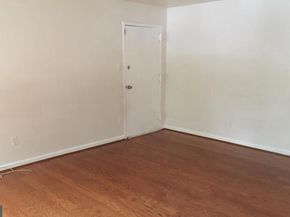 2909 Charing Cross Road 6, Falls Church VA 22042