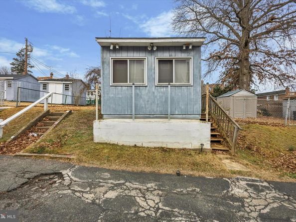 5122 Whitehall, Clifton Heights PA 19018