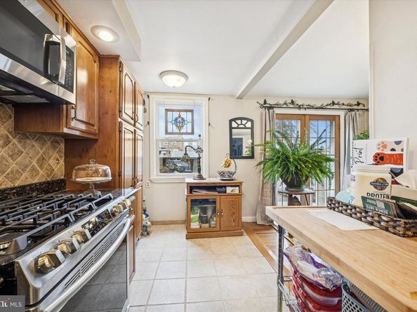 5122 Whitehall, Clifton Heights PA 19018